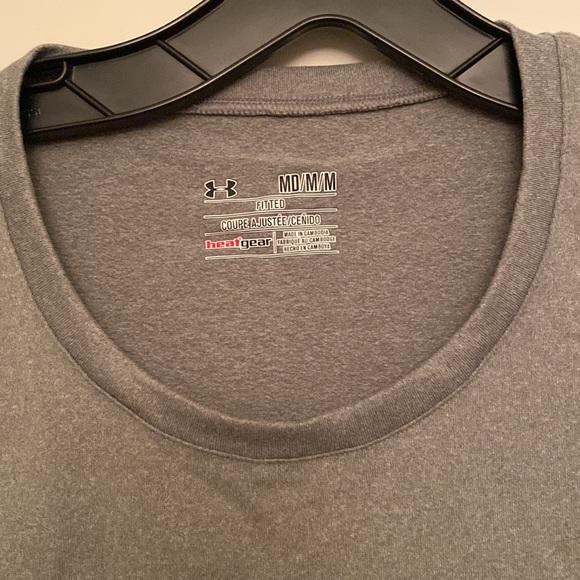 NEW** under armor heat gear tee - Picture 3 of 4